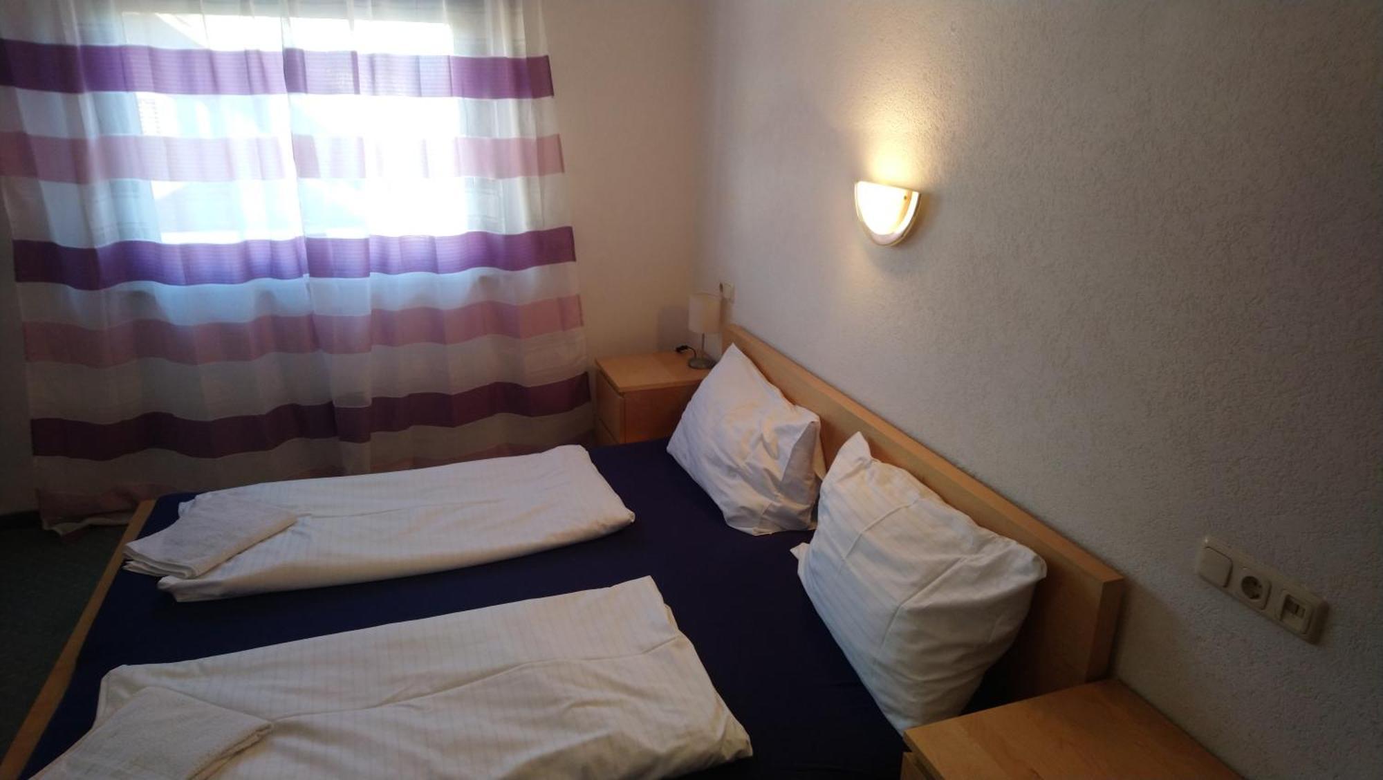 Gasthaus Krone Ubersaxen Habitación foto