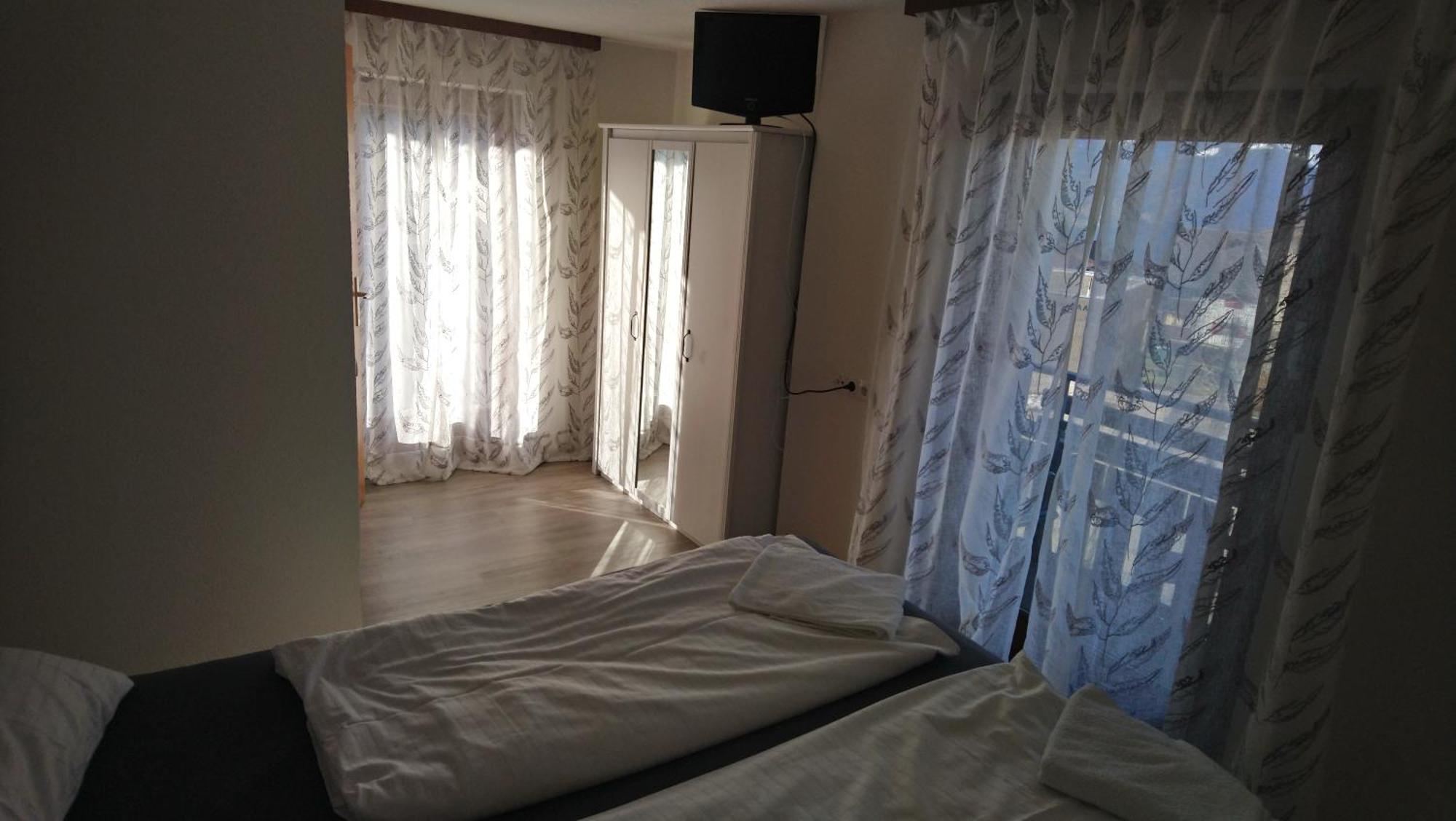 Gasthaus Krone Ubersaxen Habitación foto